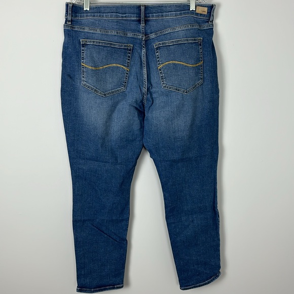 LEE REGULAR FIT SKINNY LEG MID RISE FLEX MOTION short - Picture 3 of 4